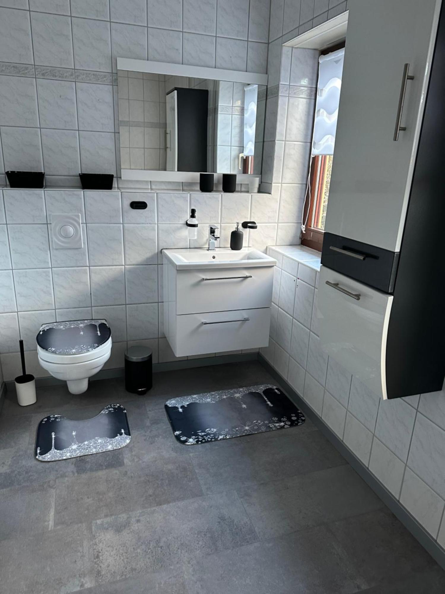 Zum Kaeutzchen 120Qm Ferienhaus 8 Personen 4 Schlafzimmer Nossentiner Huette Exterior photo